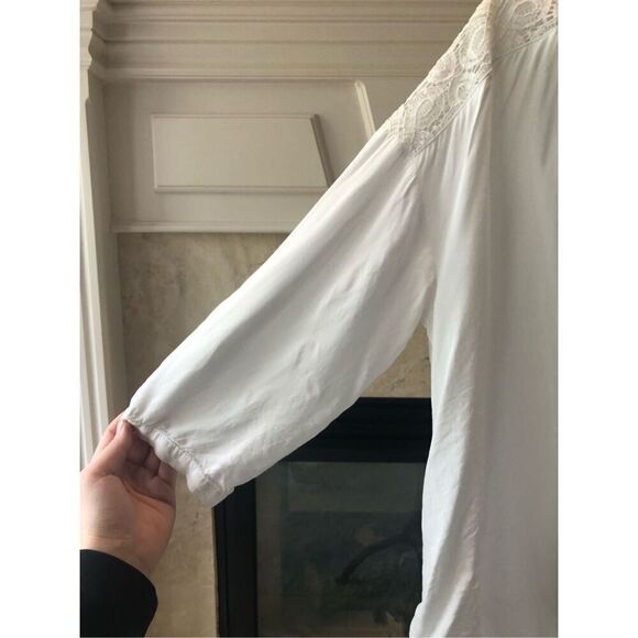 Stylus Women’s White Lace Shoulder and Back Bottom Trim Blouse Size PL - Picture 3 of 6